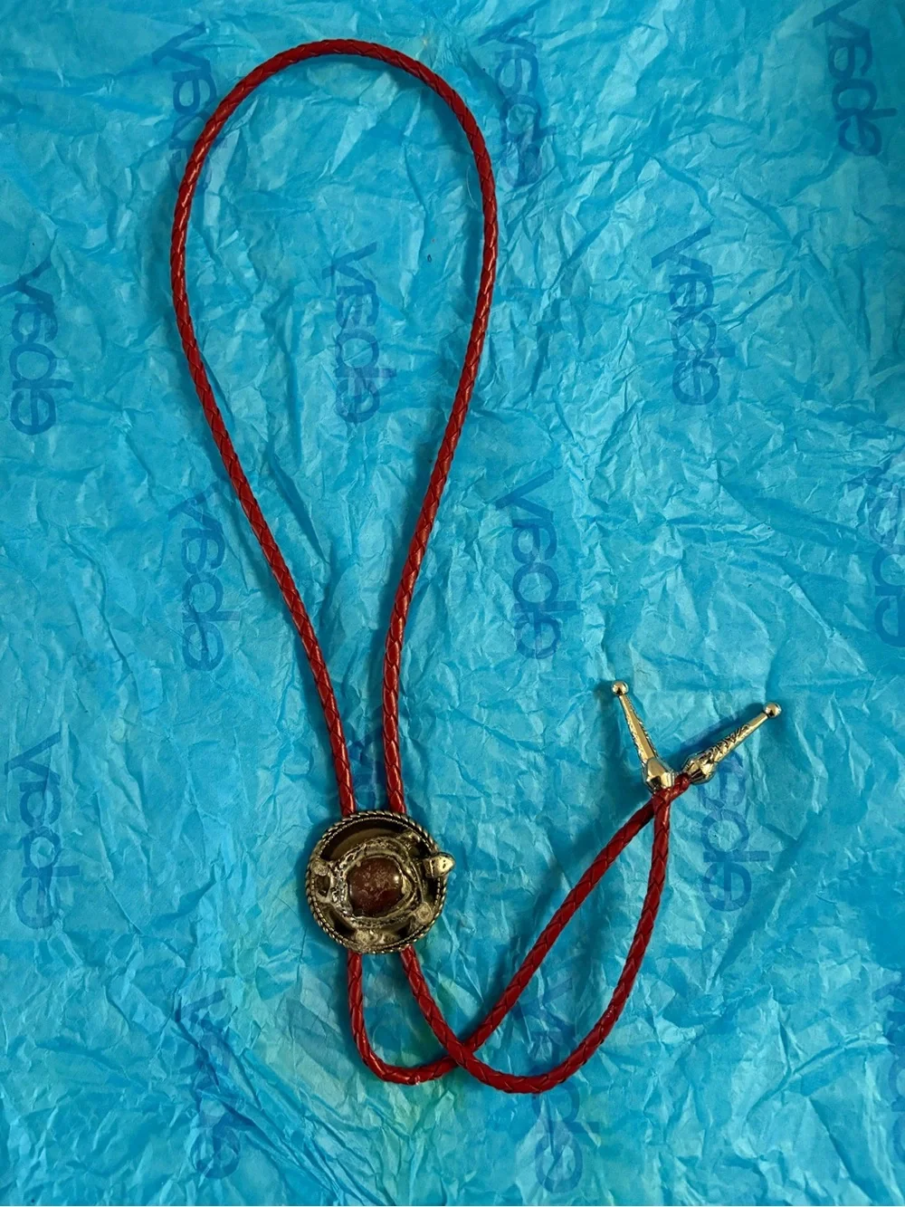 Red Stone Leather Bolo Tie Necklace – Classic Western Style
